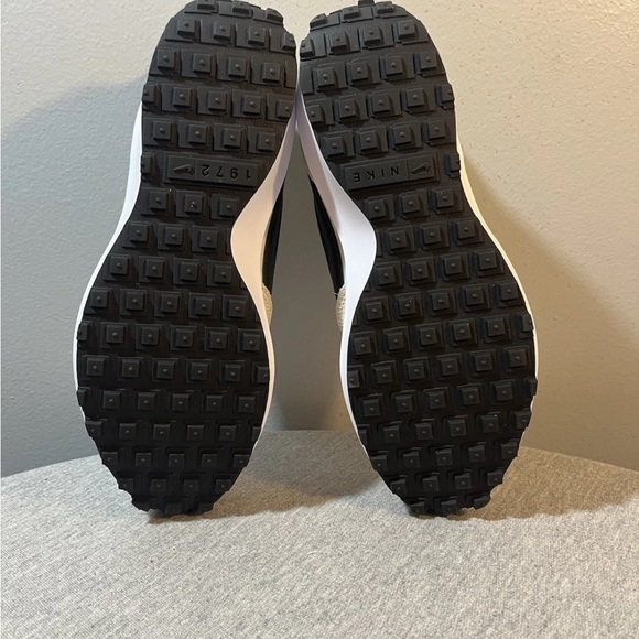 Nike Waffle Debut Sanddrift White Casual Sneakers Women's Shoe Size 7 DH9523 102 - Picture 6 of 11